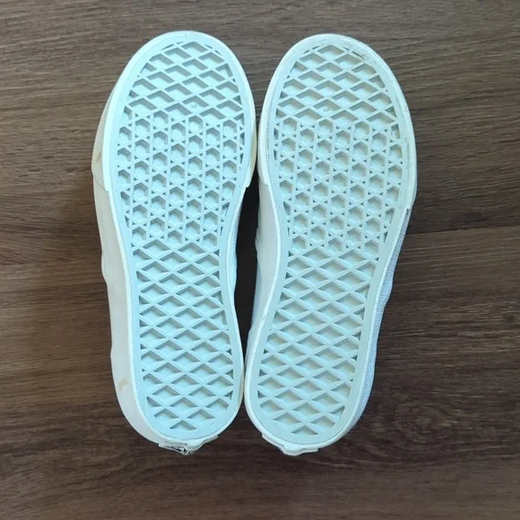 Vans - Picture 4 of 8